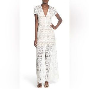 NWT Wayf V-Neck Lace Dress